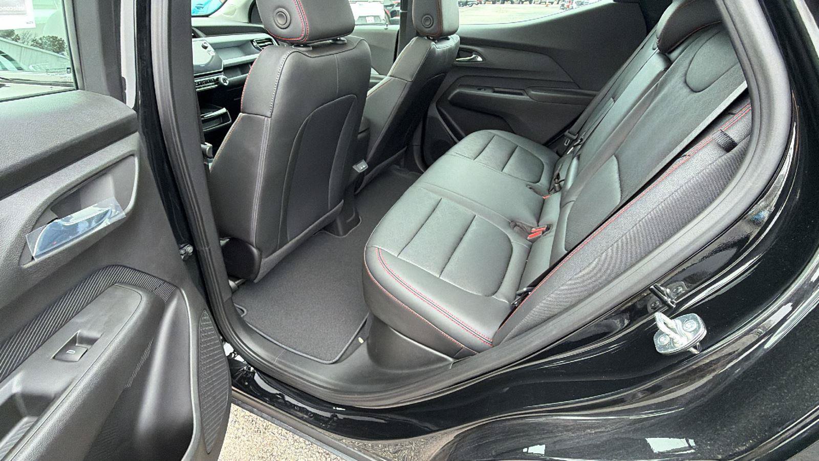 New 2027 Chevrolet Bolt RS w/ Technology Package FWD image 17
