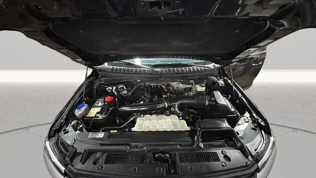 Used 2023 Ford Expedition XLT image 17