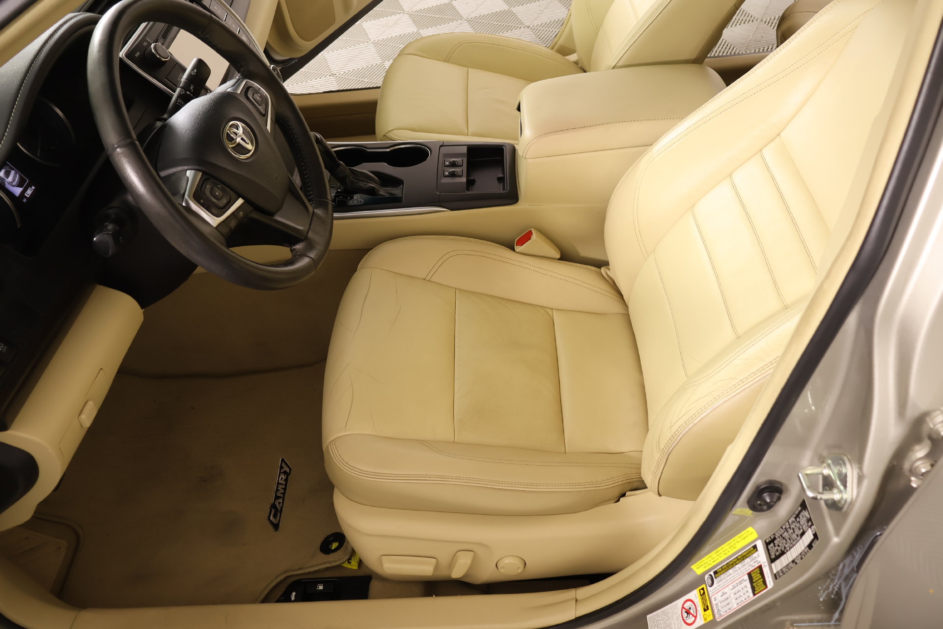 Used 2017 Toyota Camry FWD image 12