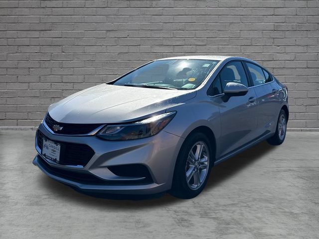 Used 2017 Chevrolet Cruze LT w/ Convenience Package FWD image 3