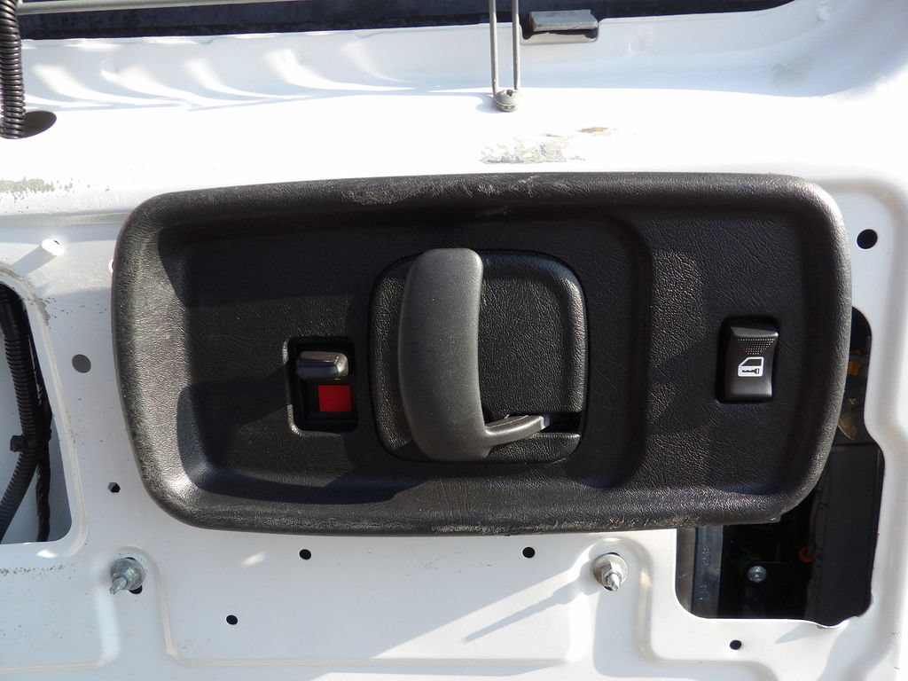 Used 2018 Chevrolet Express 2500 w/ Driver Convenience Package RWD image 46