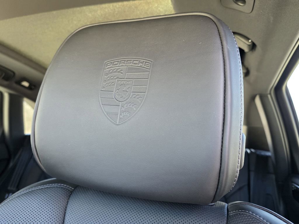 New 2025 Porsche Macan Turbo image 18