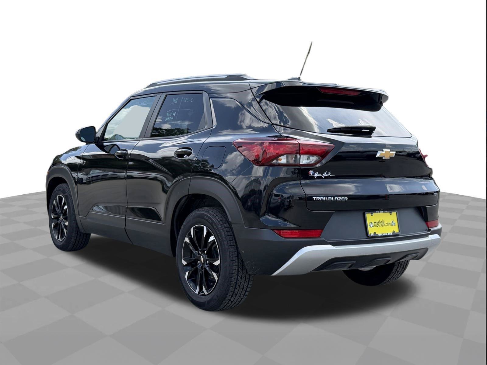 Used 2023 Chevrolet TrailBlazer LT w/ Convenience Package FWD image 3