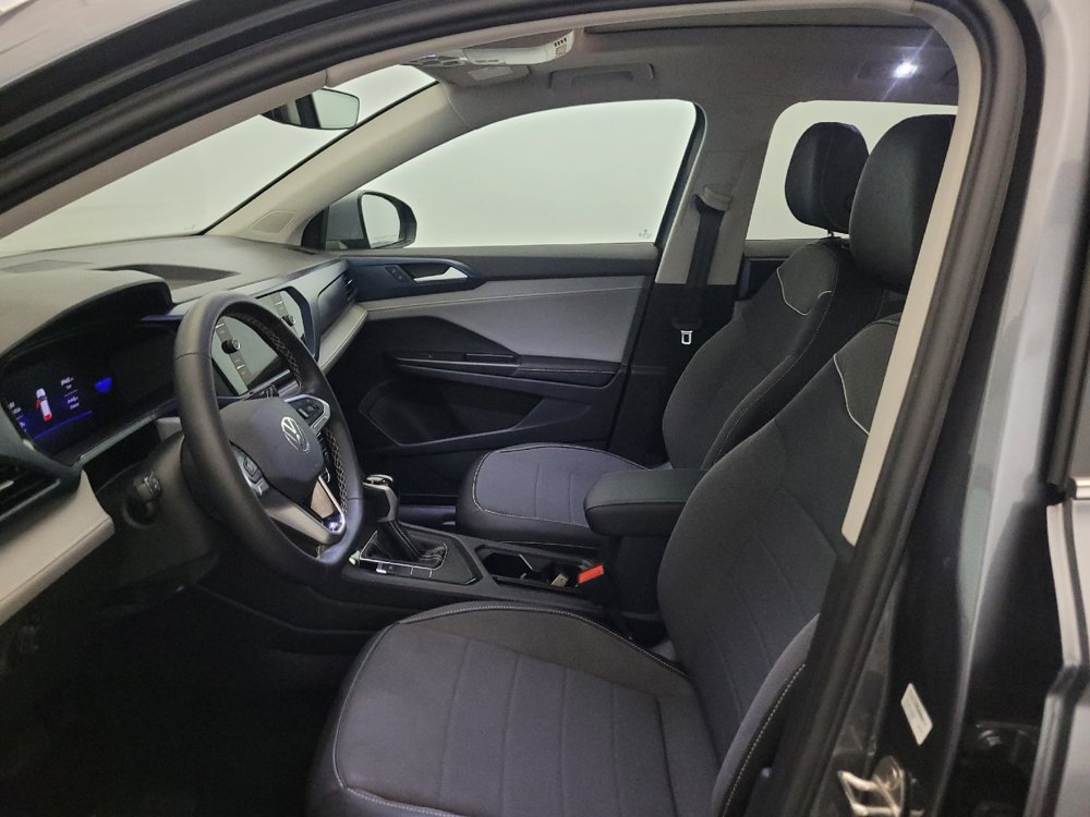 Used 2024 Volkswagen Taos SE FWD image 17