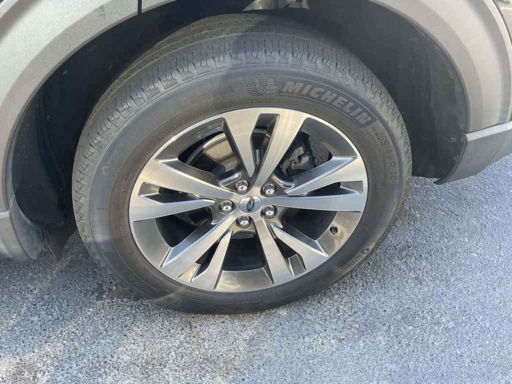 Used 2020 Ford Explorer Platinum image 30