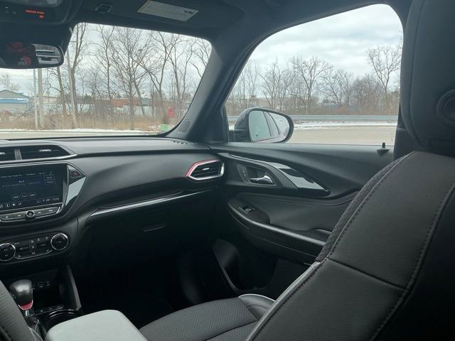 Used 2023 Chevrolet TrailBlazer RS w/ Sun and Liftgate Package image 28