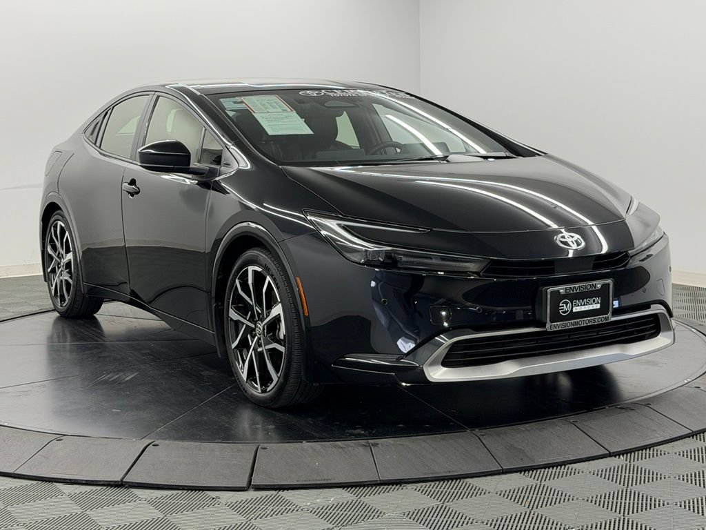Used 2025 Toyota Prius Plug-In Hybrid FWD image 8