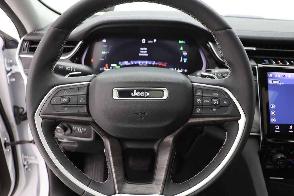 Used 2023 Jeep Grand Cherokee 4WD 4xe image 18