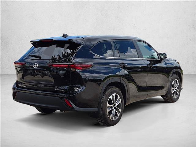 Used 2026 Toyota Highlander XLE AWD/4WD image 5