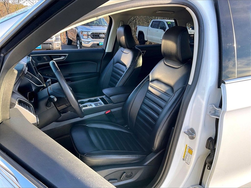 Used 2023 Ford Edge SEL image 9