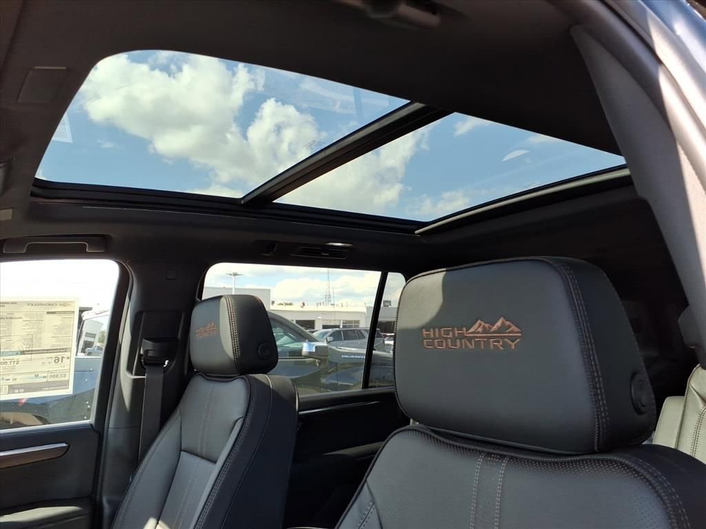 New 2026 Chevrolet Suburban High Country image 13