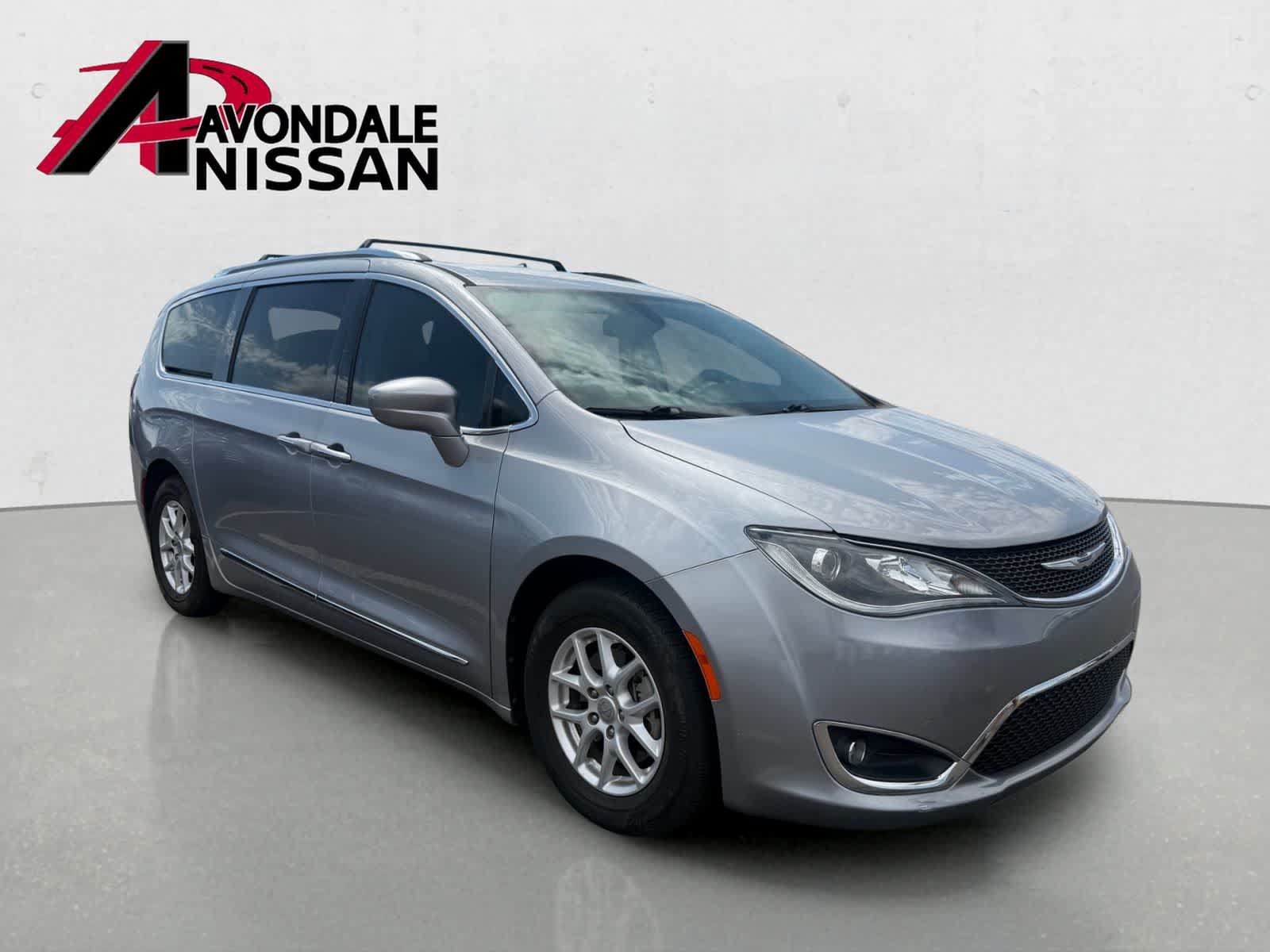 Used 2020 Chrysler Pacifica Touring-L FWD image 5