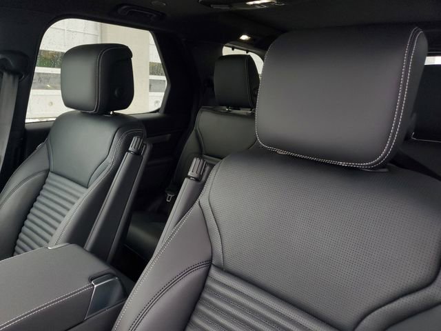 New 2026 Land Rover Discovery Limited Edition image 21