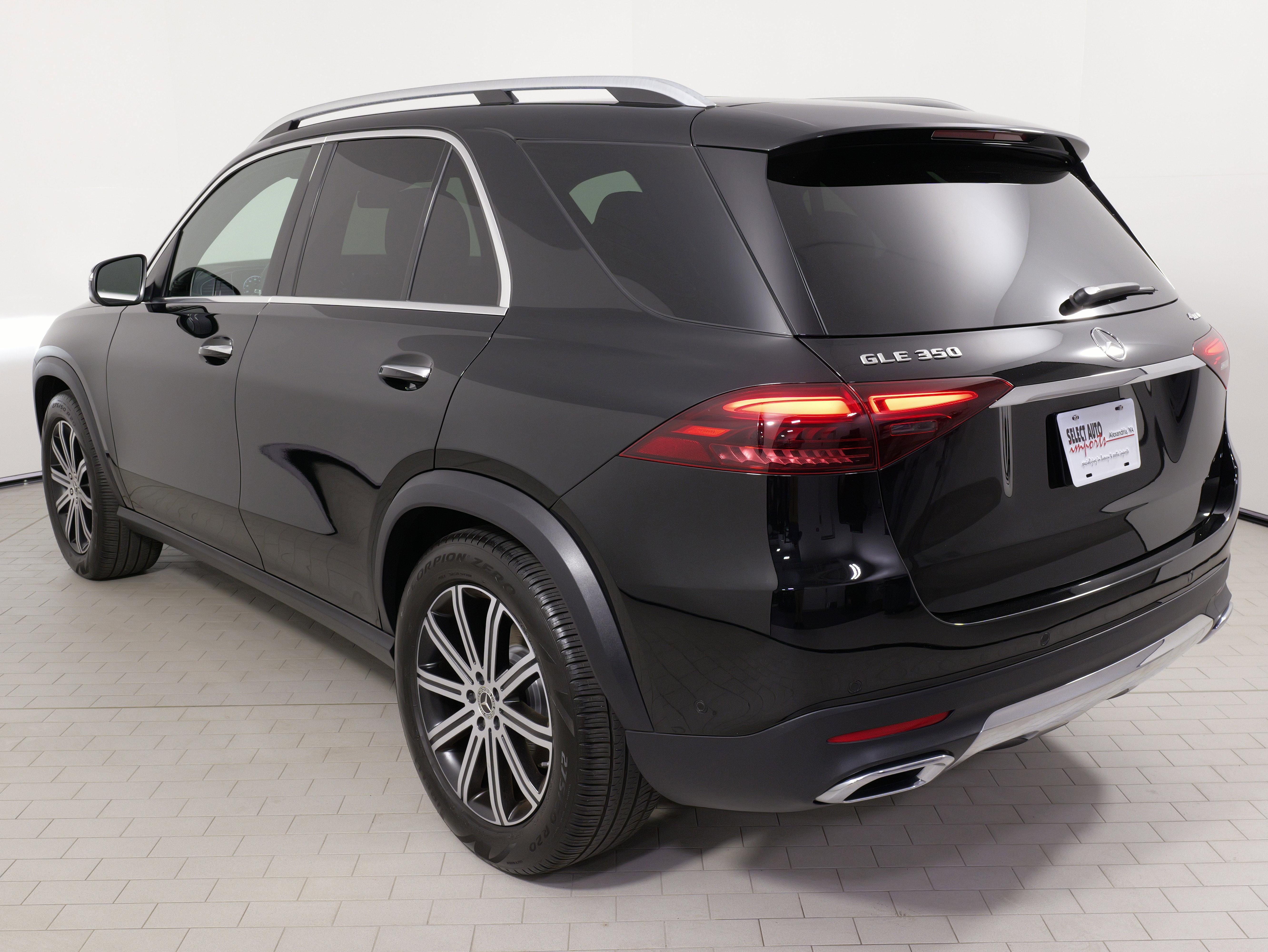 Used 2024 Mercedes-Benz GLE 350 4MATIC image 16