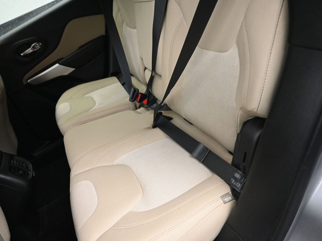 Used 2017 Jeep Cherokee Sport w/ Safety Group image 21