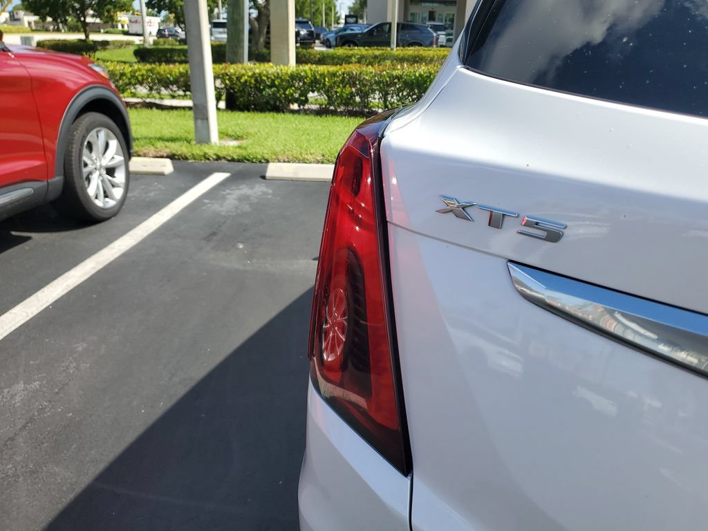 Certified 2023 Cadillac XT5 Premium Luxury w/ LPO, Premium Carpet Package FWD image 28