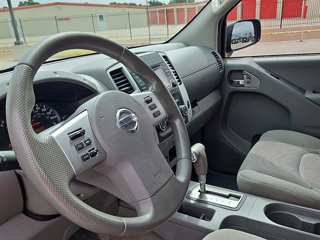 Used 2018 Nissan Frontier SV RWD image 12