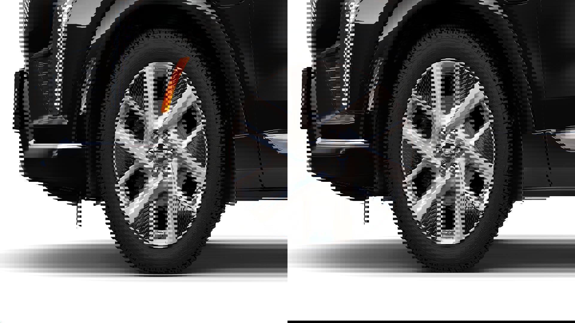 New 2025 Cadillac Optiq Luxury 2 image 31