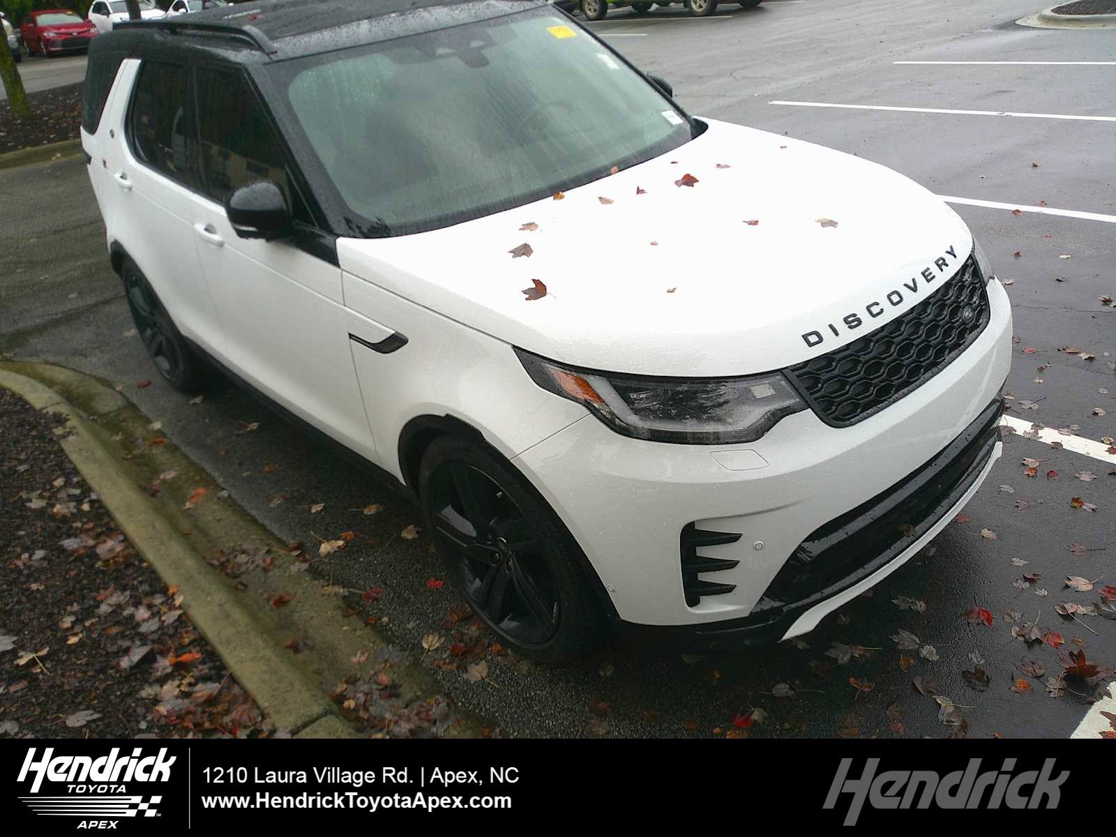 Used 2024 Land Rover Discovery Dynamic SE