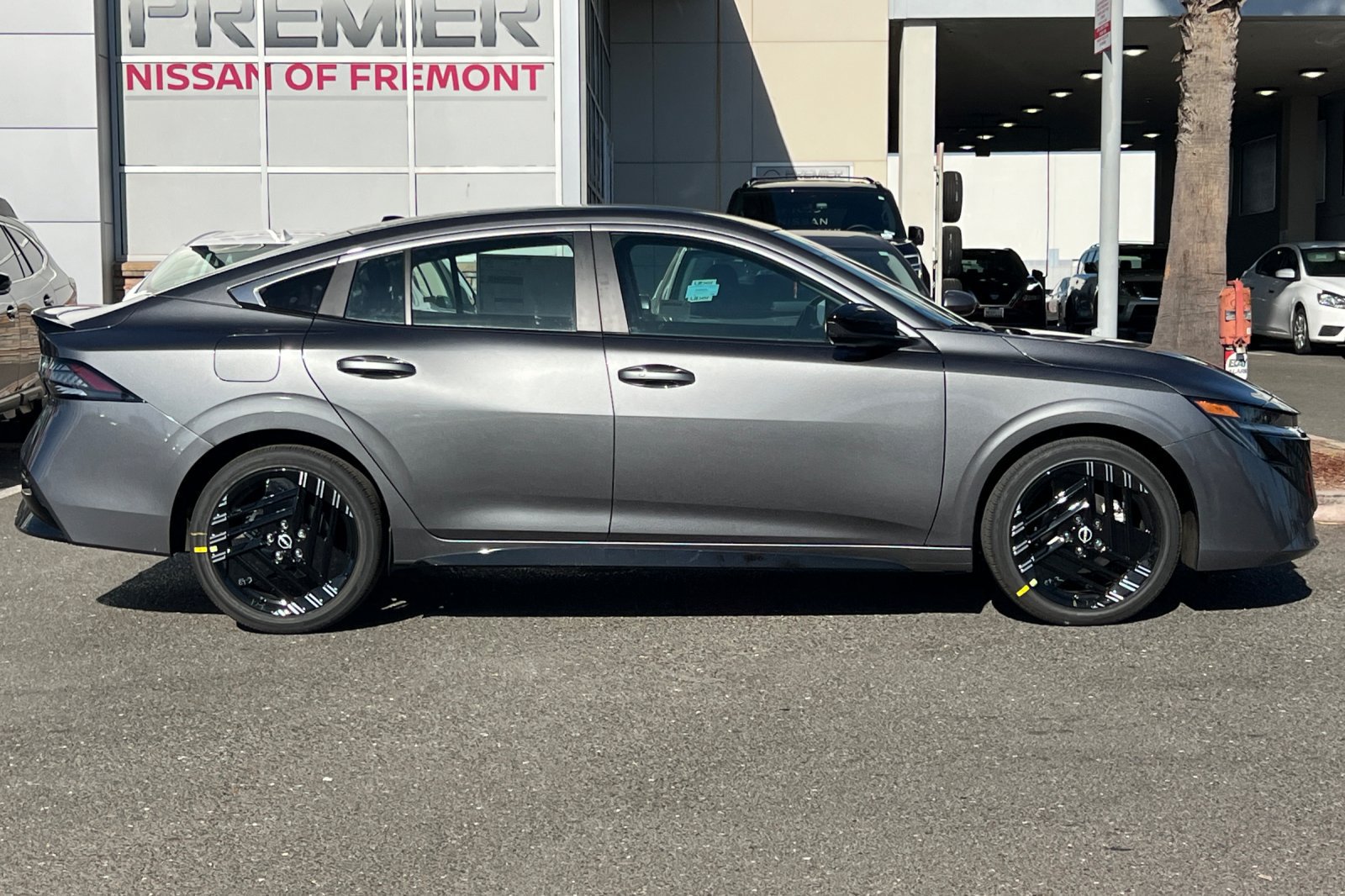 New 2027 Nissan Sentra SR w/ Floor Mat Package FWD image 3