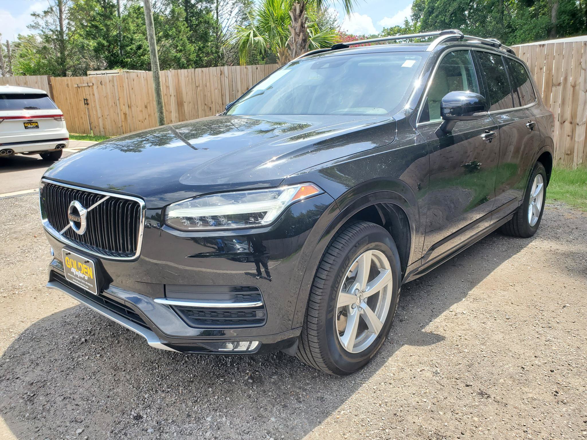 Used 2019 Volvo XC90 T5 Momentum AWD/4WD image 2