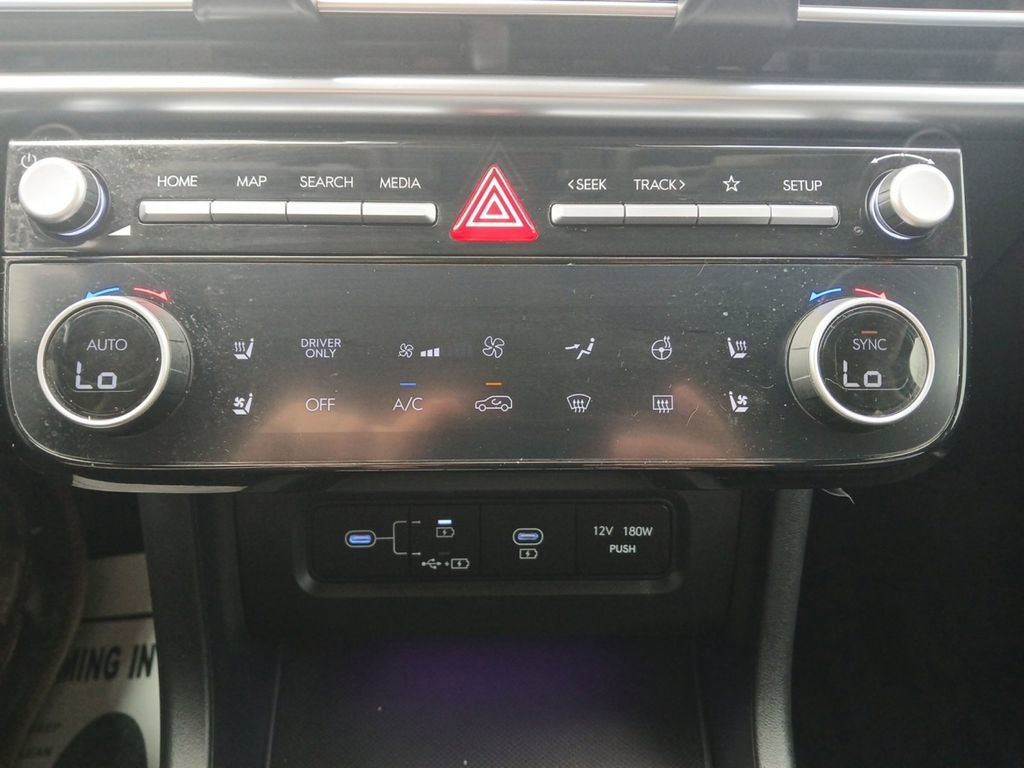 Used 2025 Hyundai Tucson Limited image 16