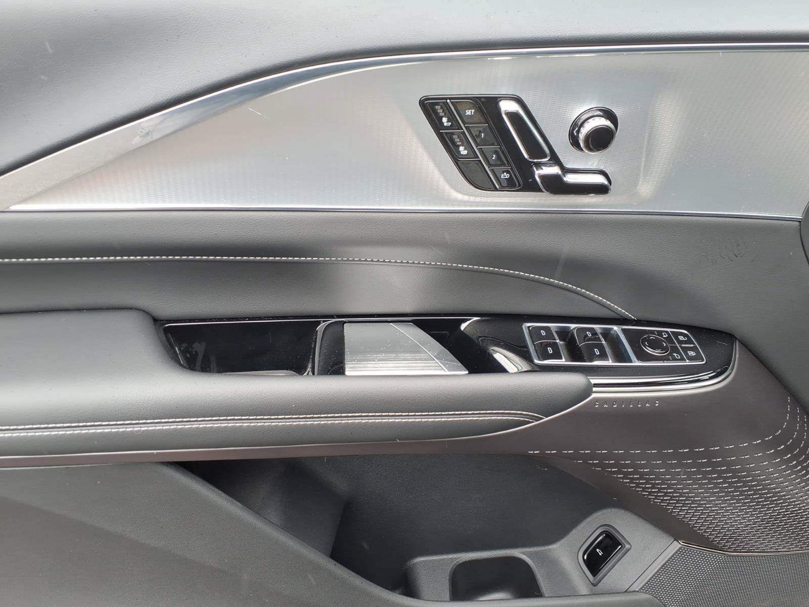 Certified 2024 Cadillac Lyriq Tech AWD/4WD image 18
