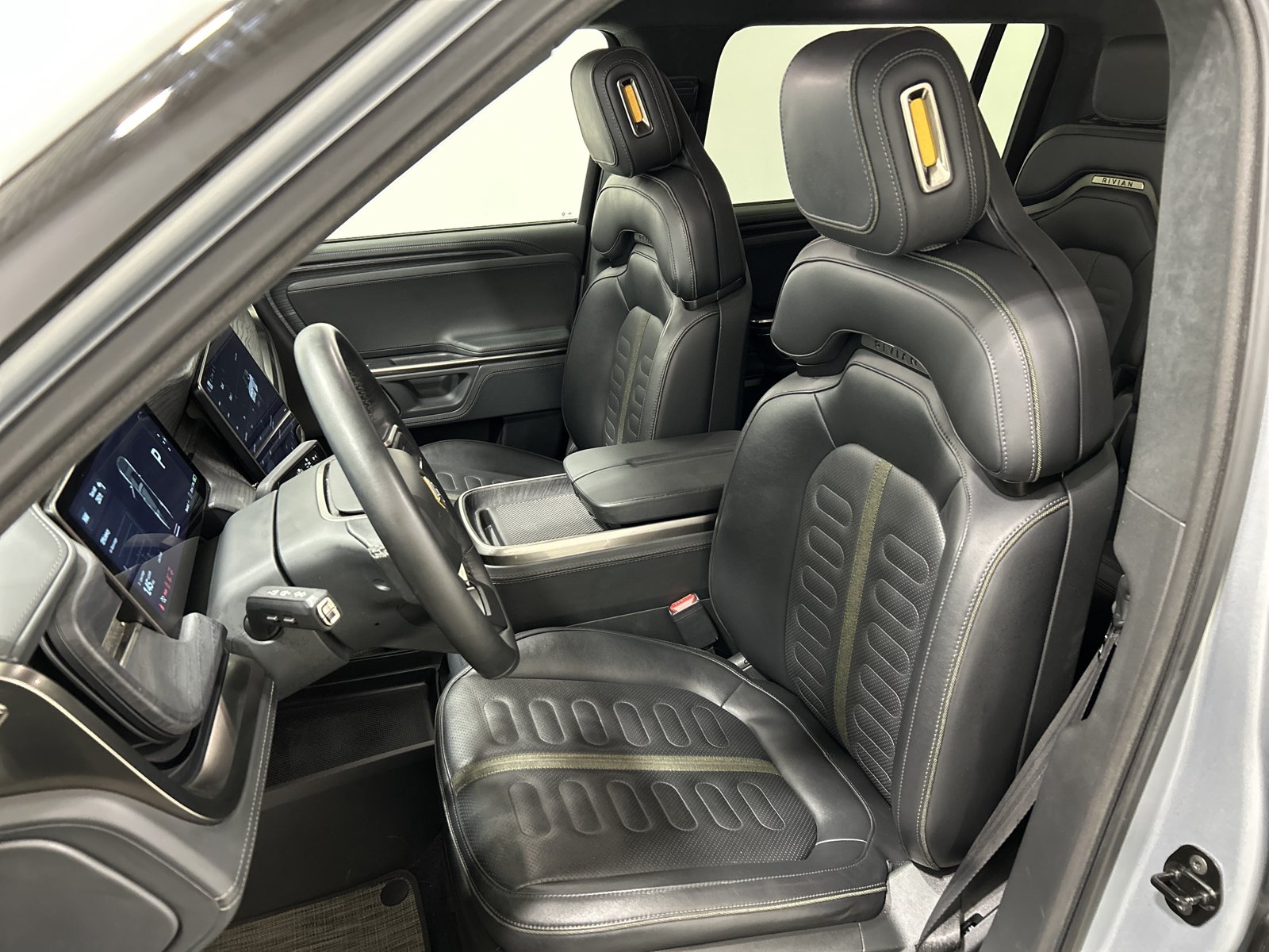 Used 2024 Rivian R1S Adventure AWD/4WD image 20