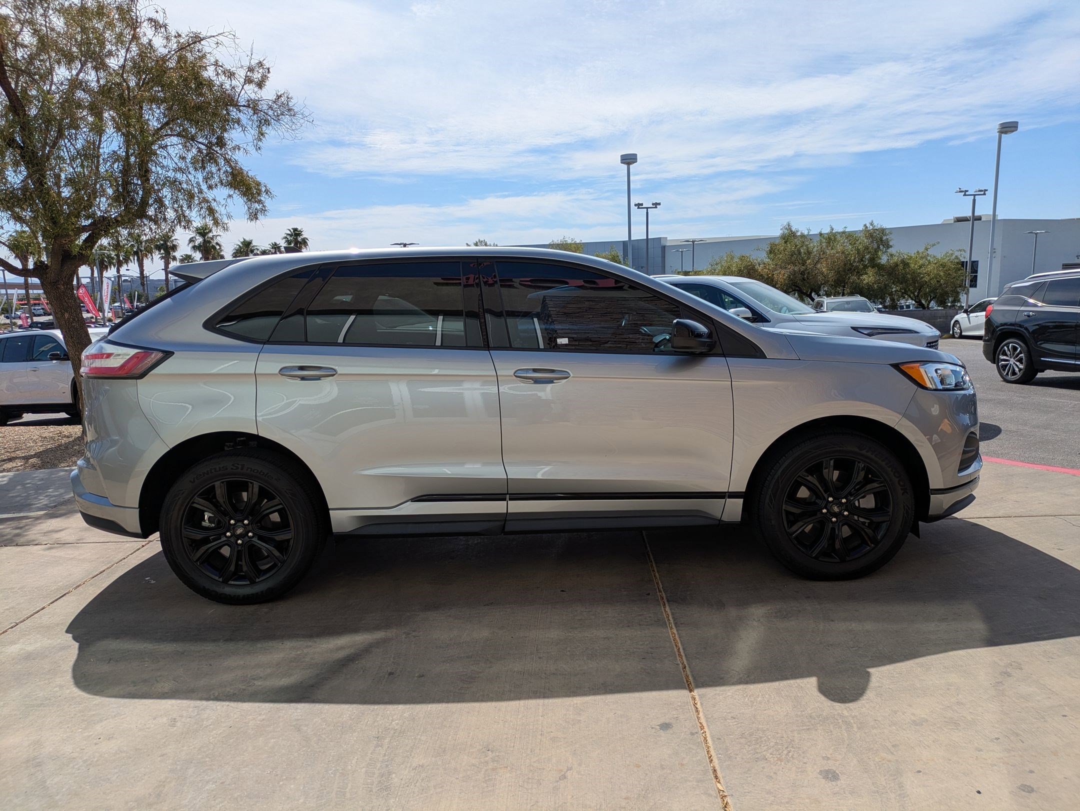 Used 2022 Ford Edge SE w/ Black Appearance Package AWD/4WD image 7