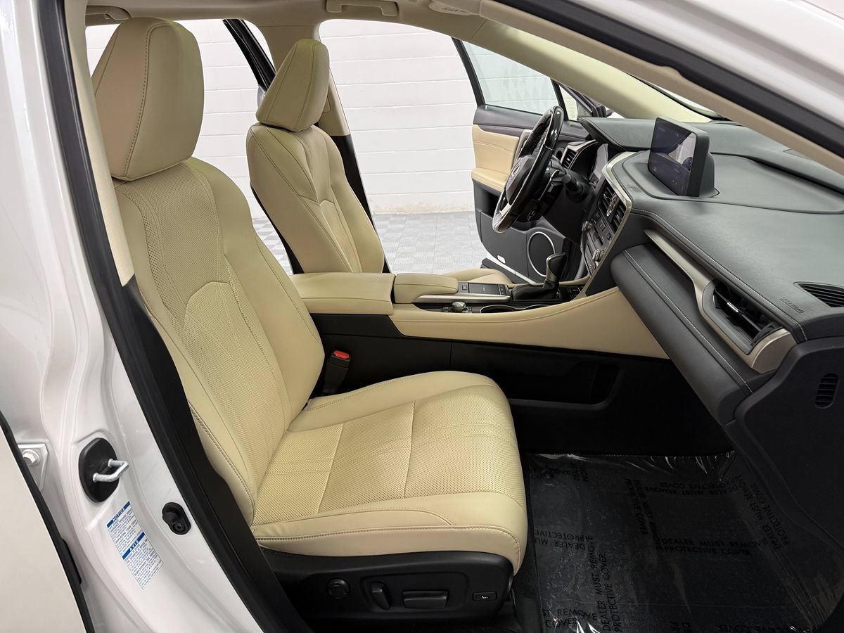 Used 2022 Lexus RX 450hL Luxury w/ Cold Area Package (CT) AWD/4WD image 17