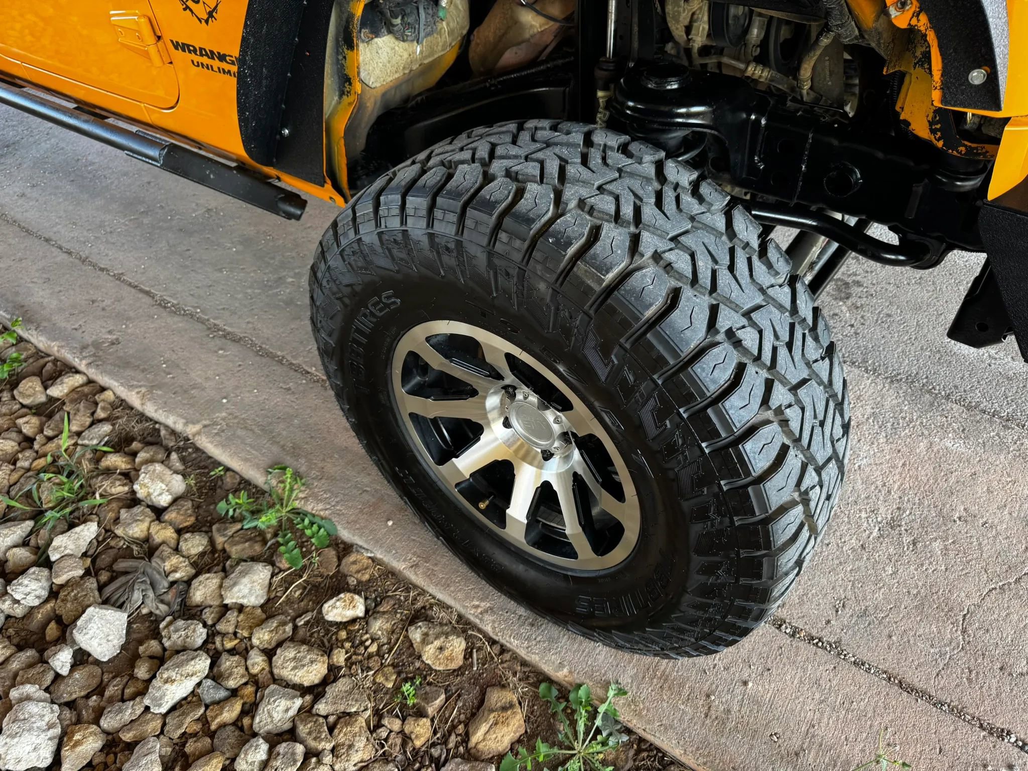 Used 2012 Jeep Wrangler Unlimited Rubicon w/ Dual Top Group image 29