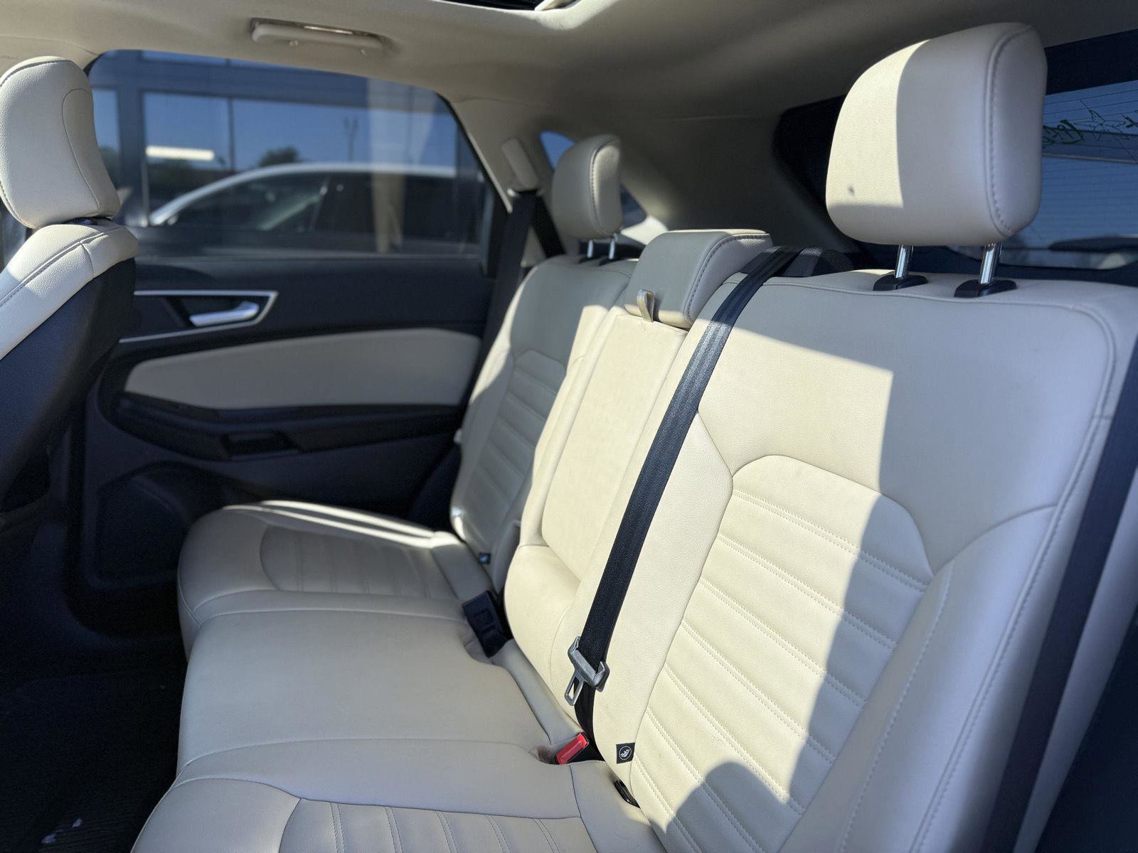 Used 2021 Ford Edge SEL w/ Convenience Package image 7