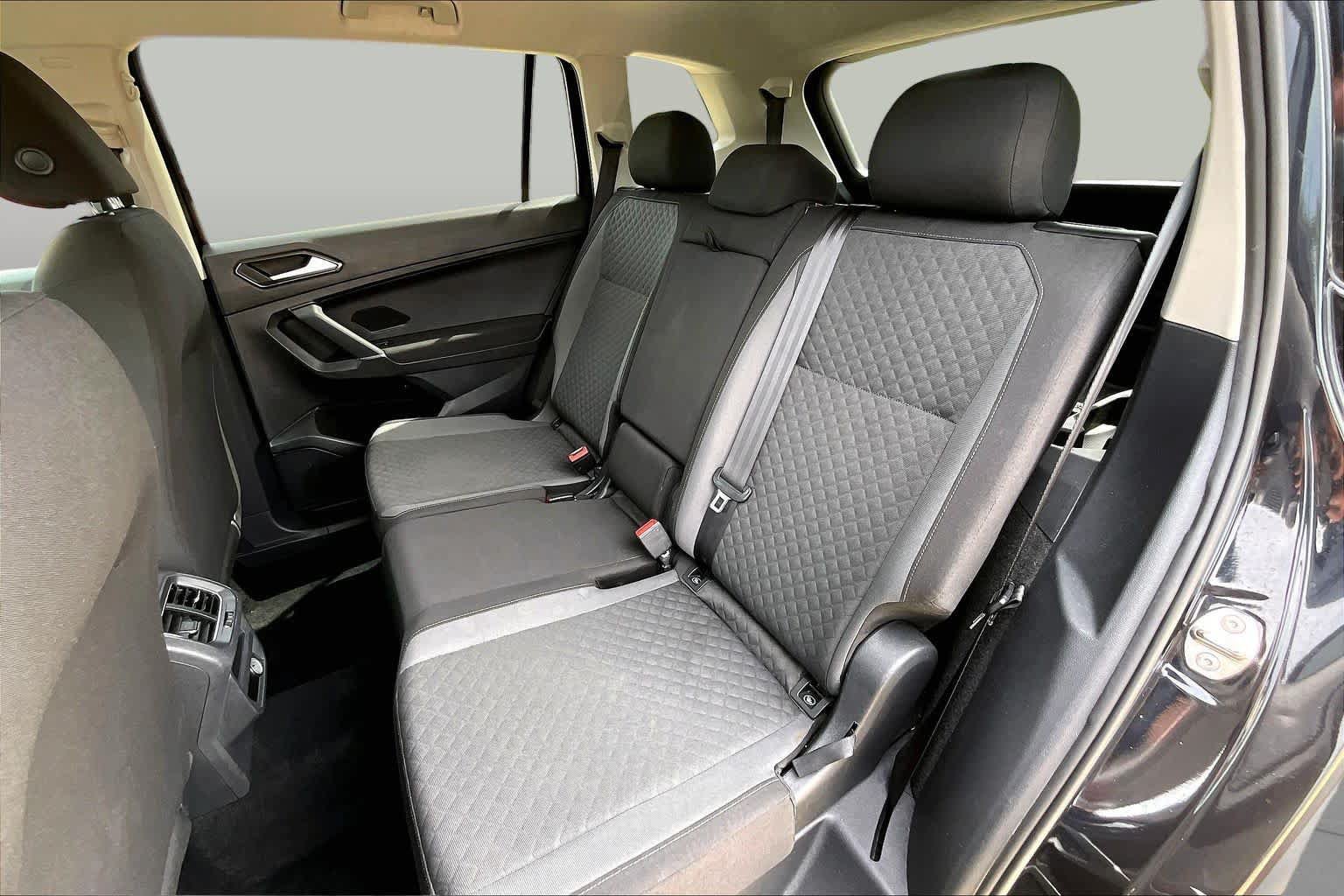 Used 2018 Volkswagen Tiguan S FWD image 19