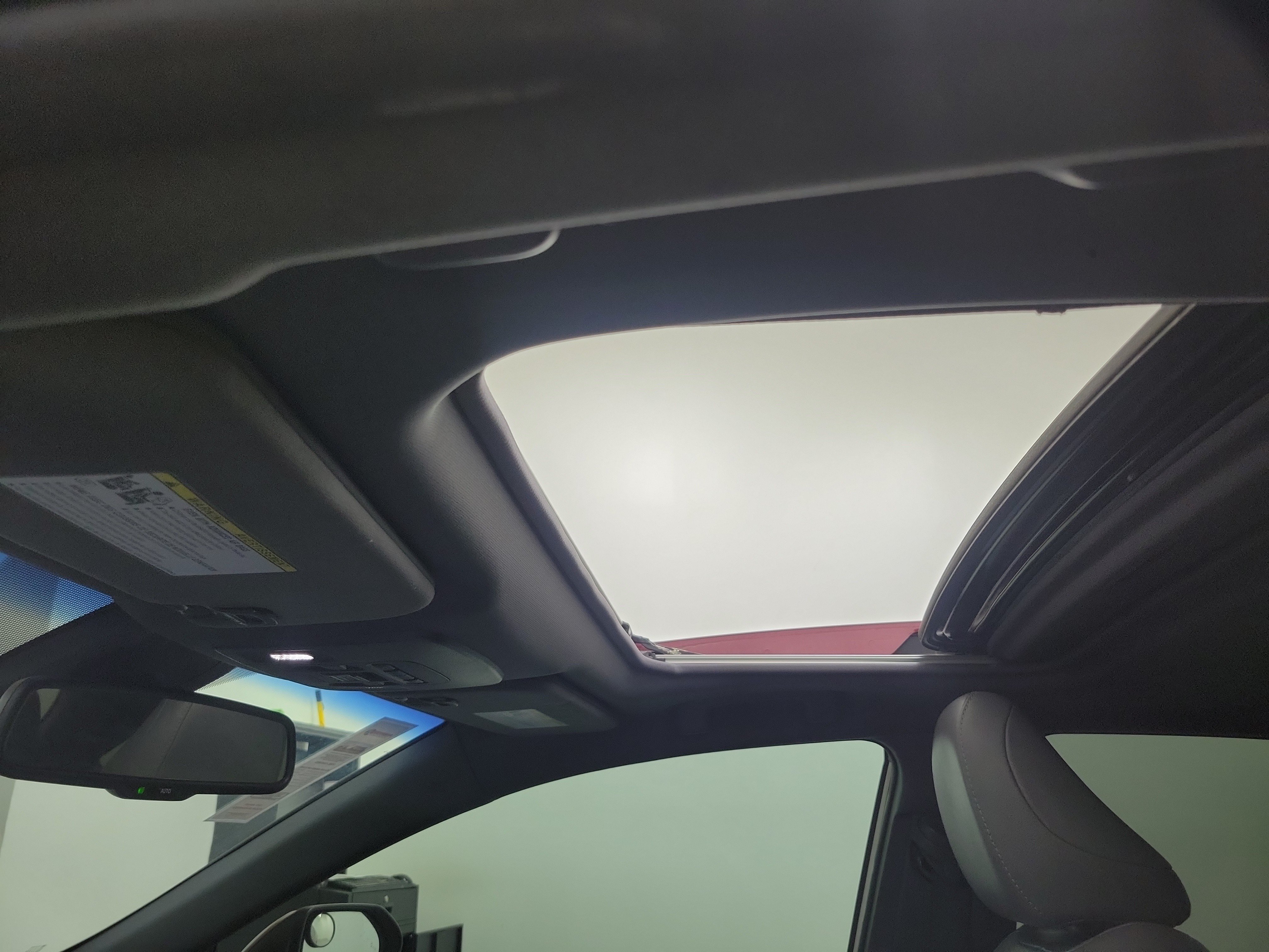Certified 2022 Toyota Avalon XLE w/ Moonroof Package FWD image 32