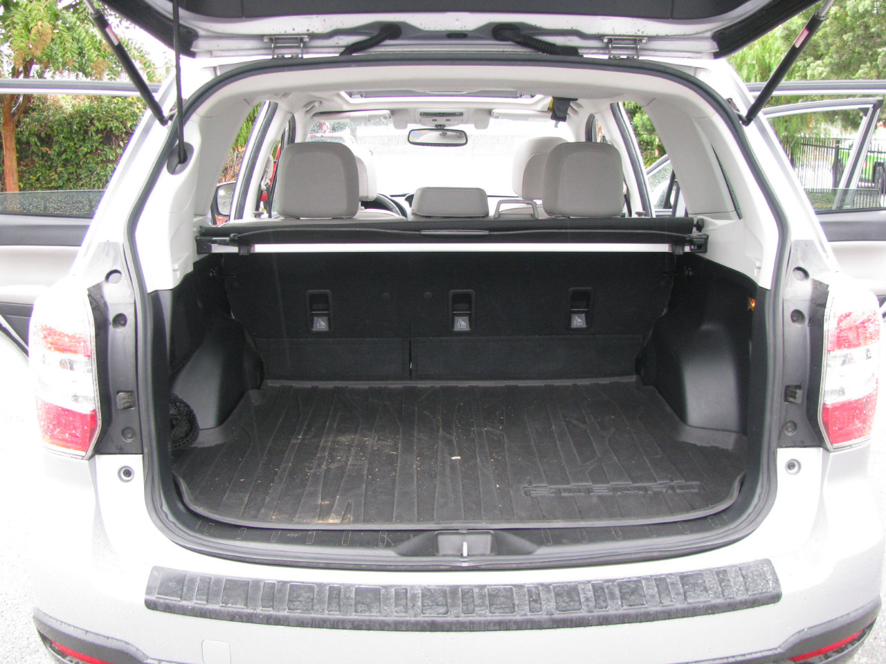 Used 2016 Subaru Forester 2.5i Touring w/ Eyesight & Navigation System image 7