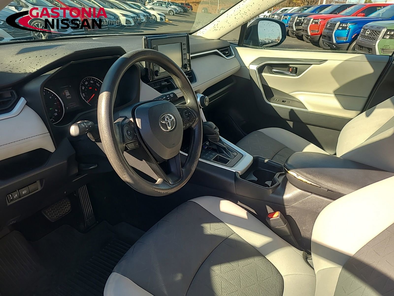Used 2019 Toyota RAV4 XLE w/ Phone Cable & Charge Package image 32