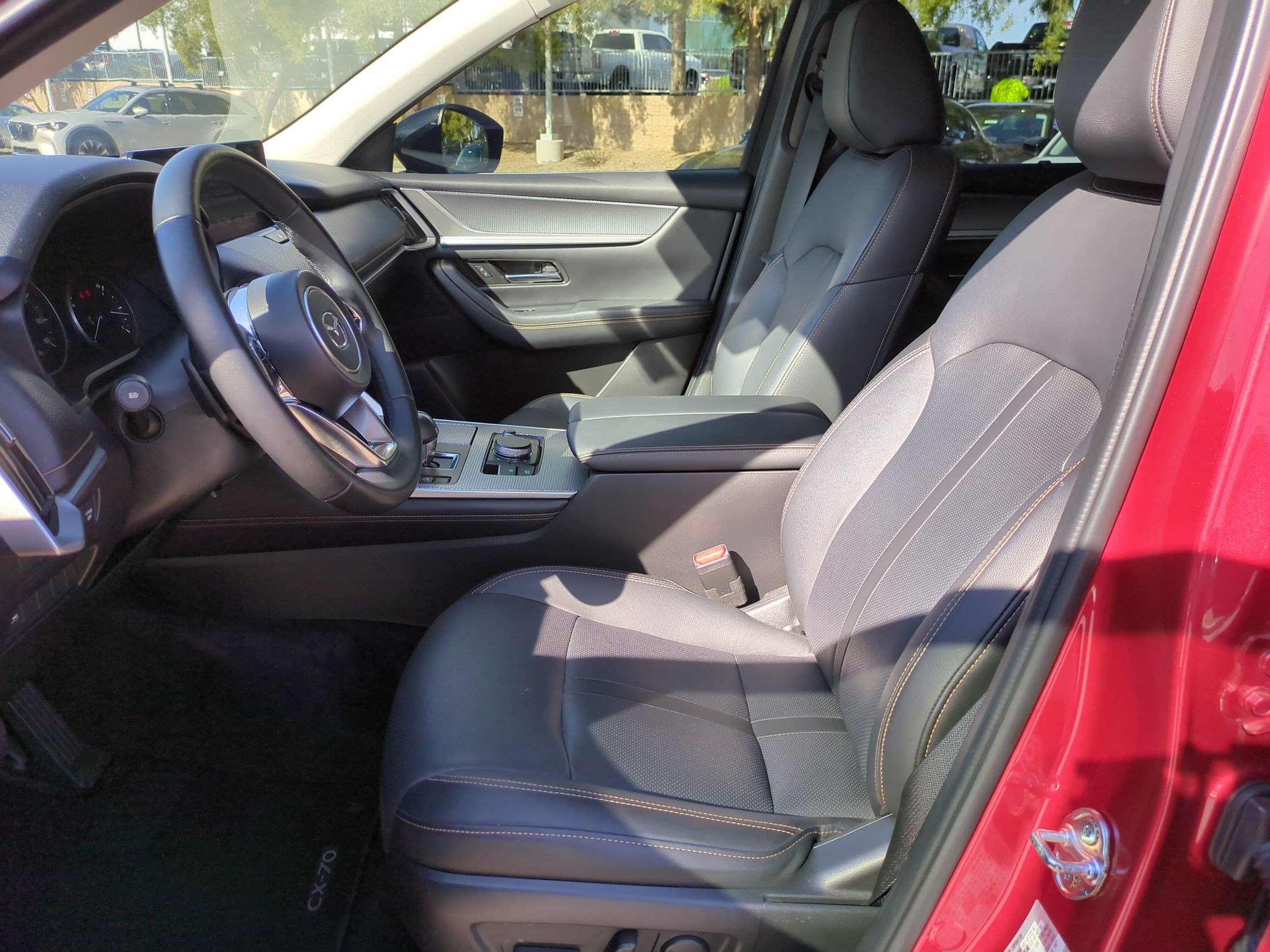 Certified 2025 MAZDA CX-70 3.3 Turbo w/ Preferred Package AWD/4WD image 26