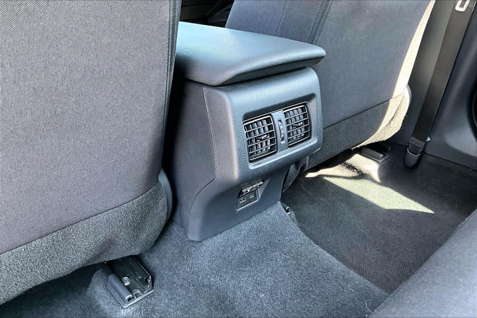 Used 2025 Toyota Camry LE FWD image 33