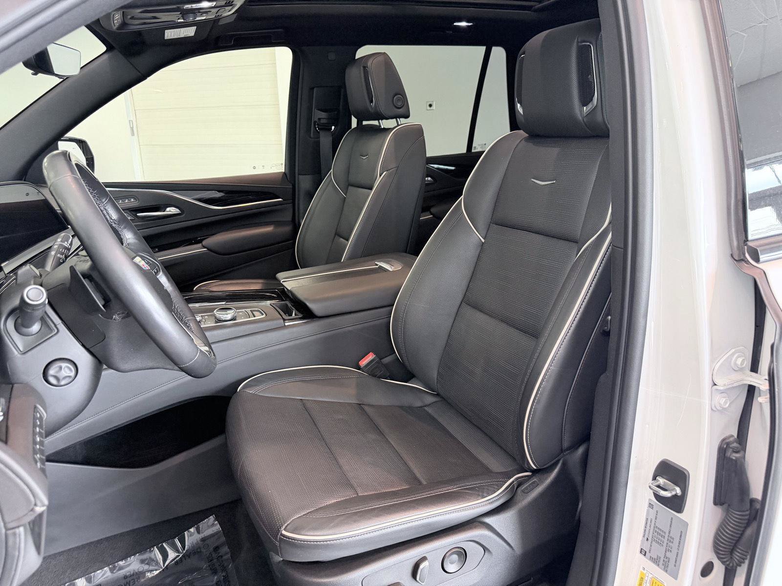 Used 2022 Cadillac Escalade Sport w/ Touring Package AWD/4WD image 39