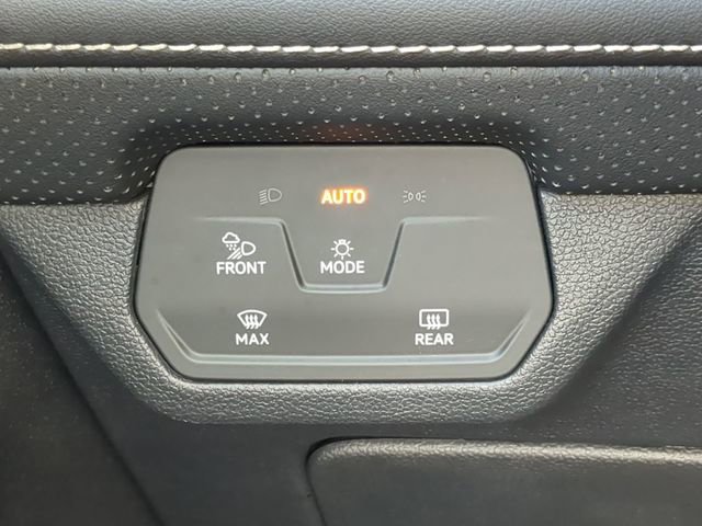 Certified 2024 Volkswagen Atlas Cross Sport SE image 27