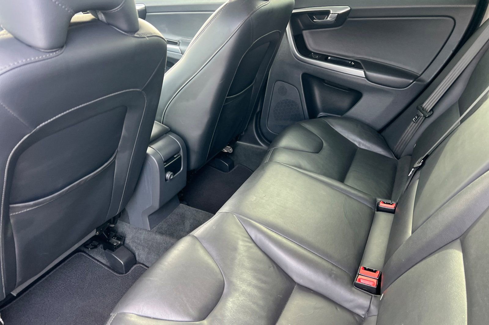 Used 2015 Volvo XC60 T5 image 9