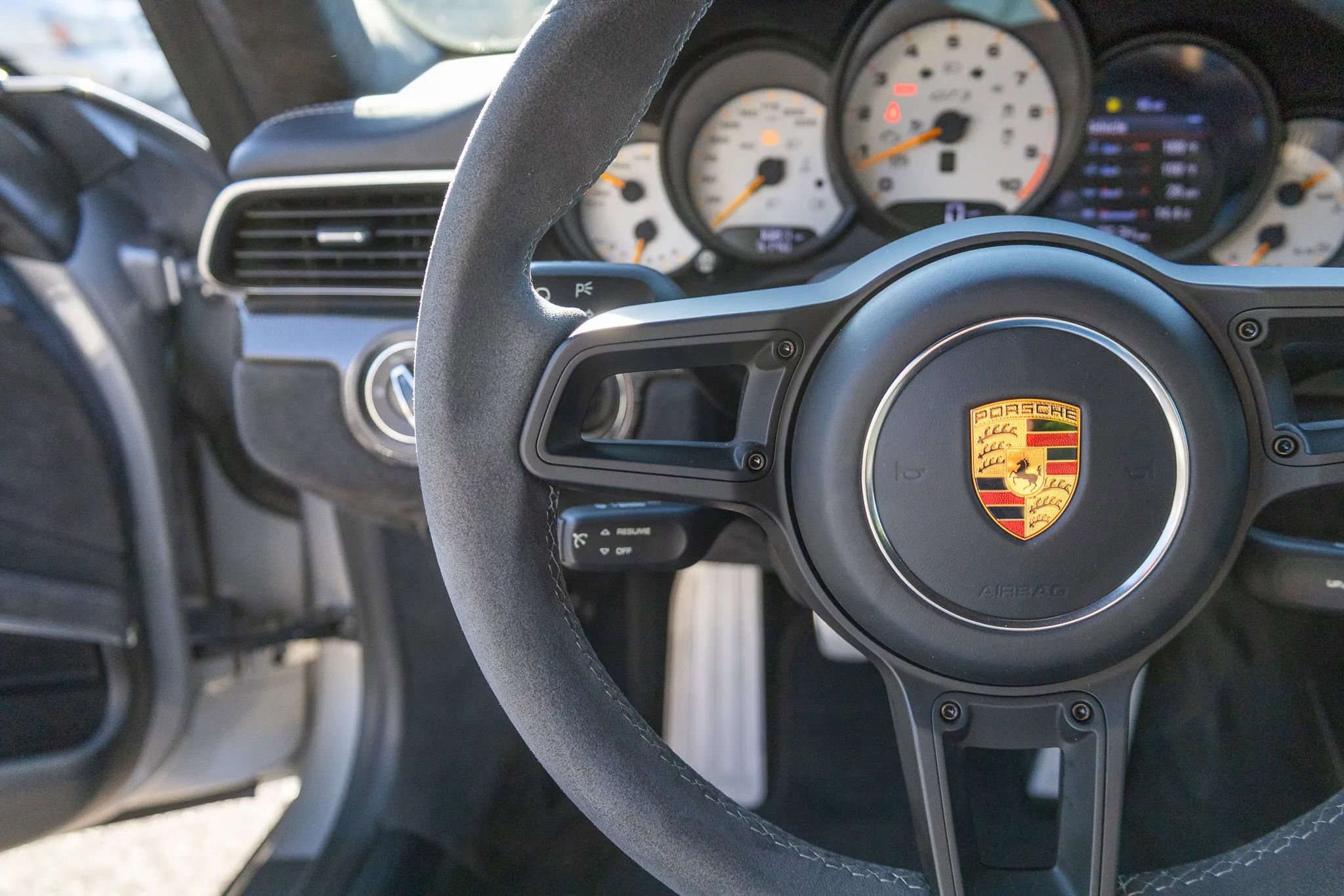 Used 2018 Porsche 911 GT3 RWD image 50