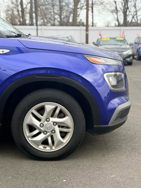 Used 2021 Hyundai Venue SE image 4