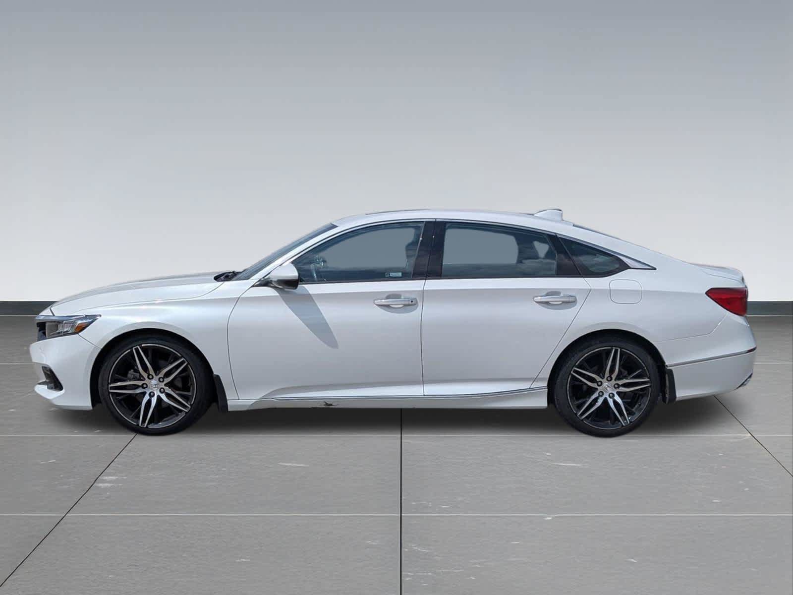 Used 2021 Honda Accord Touring image 2