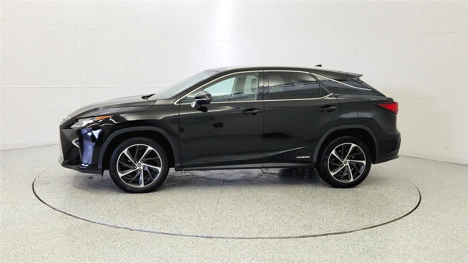Used 2019 Lexus RX 450h AWD w/ Luxury Package image 4