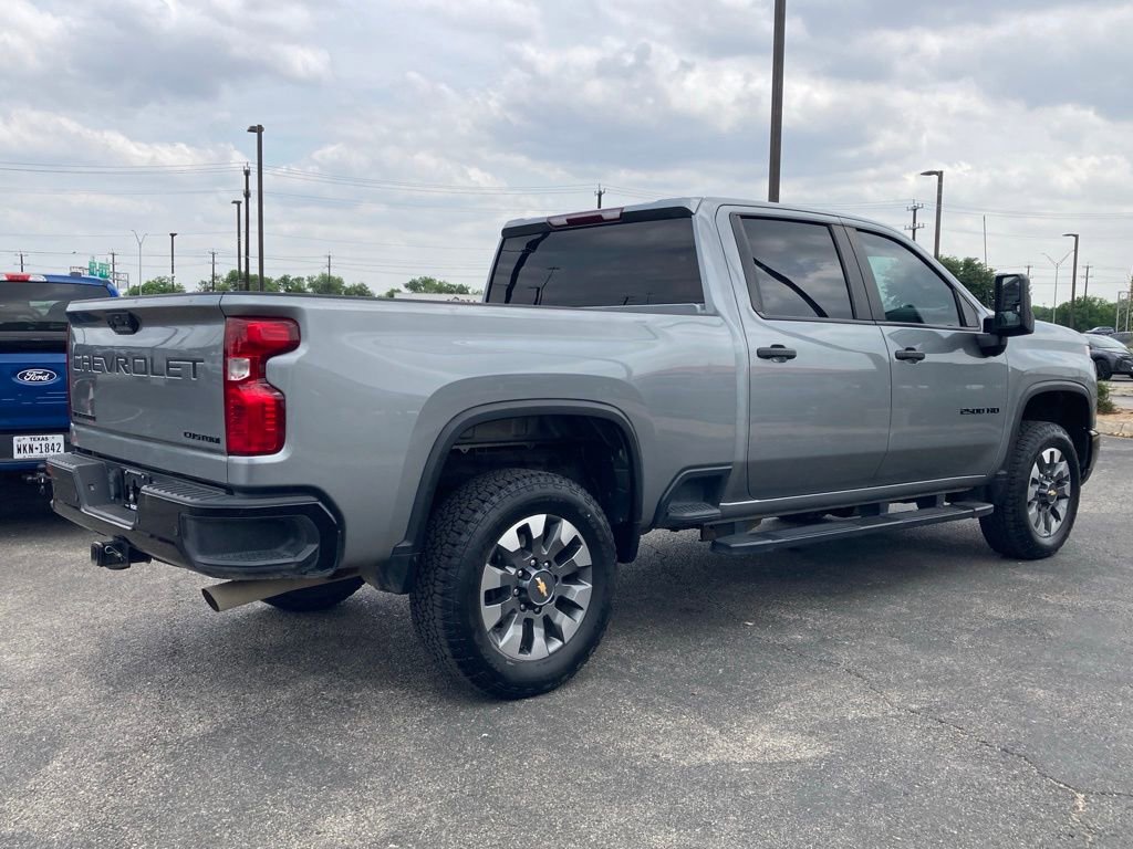 Used 2024 Chevrolet Silverado 2500 Custom w/ Custom Value Package image 4