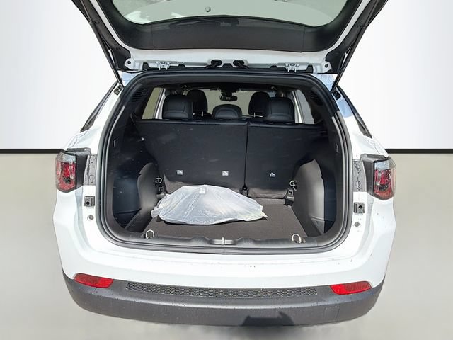 New 2026 Jeep Compass Latitude AWD/4WD image 25