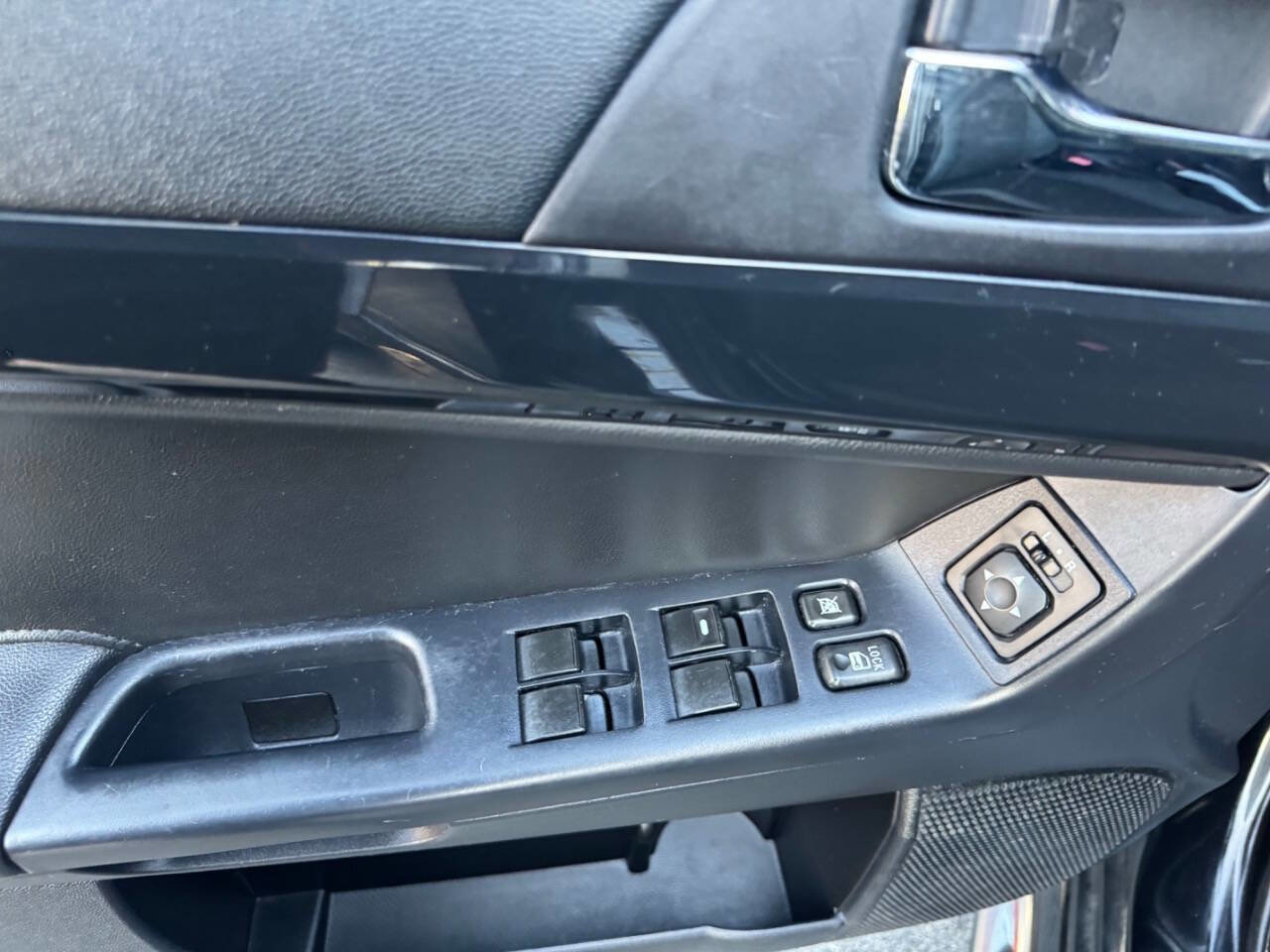 Used 2016 Mitsubishi Lancer ES image 7