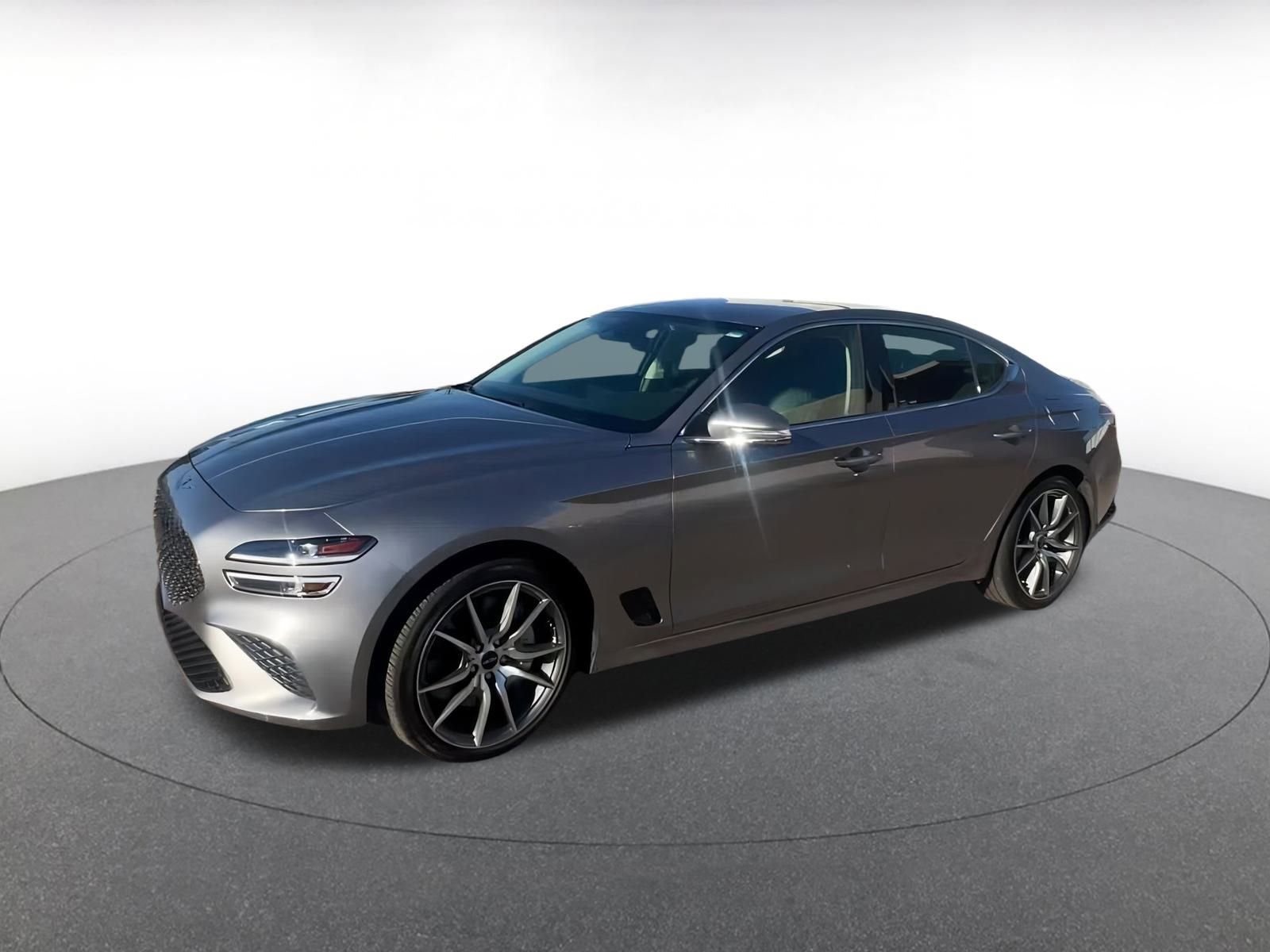 Used 2025 Genesis G70 2.5T image 8