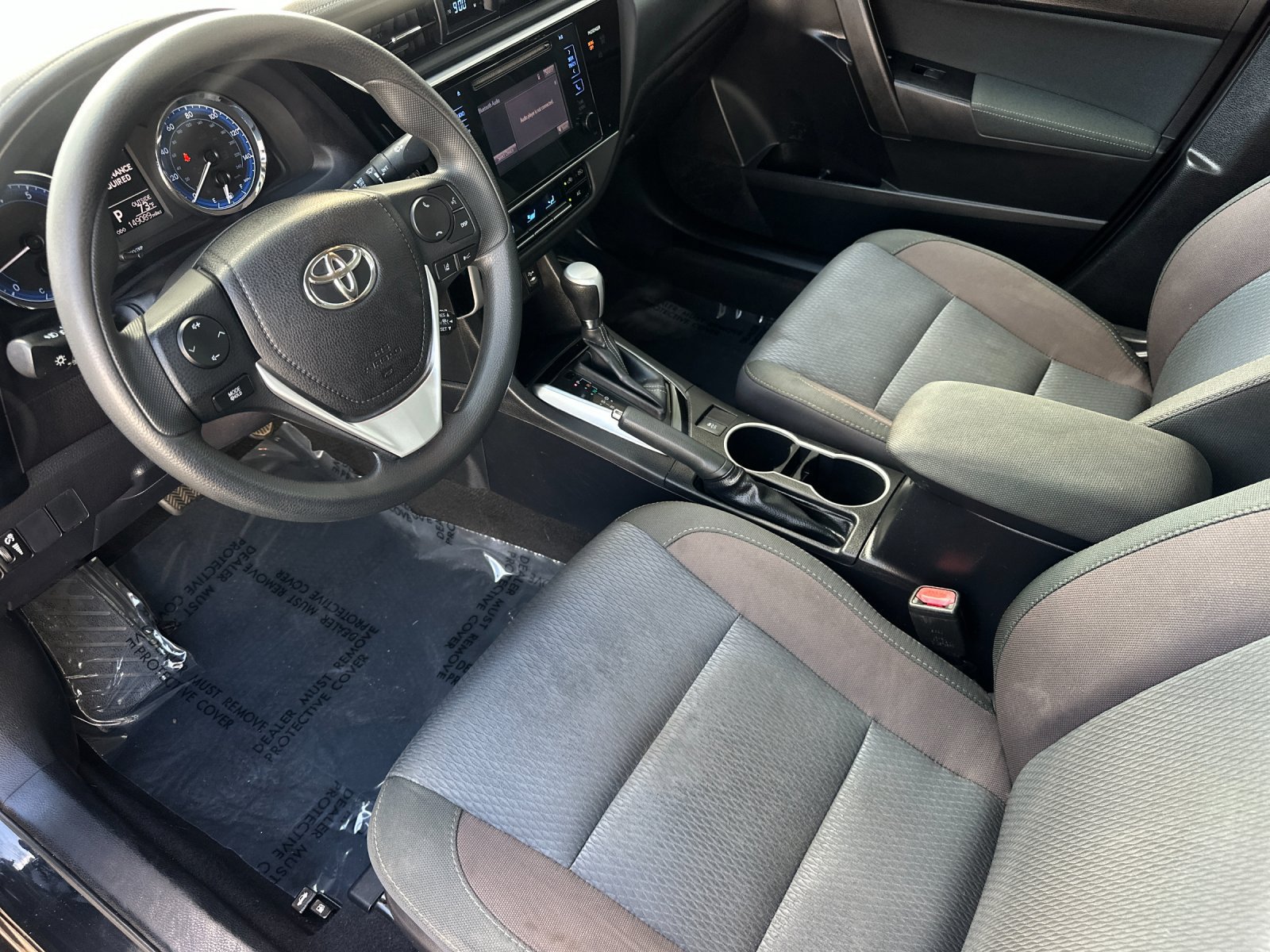 Used 2017 Toyota Corolla LE FWD image 9